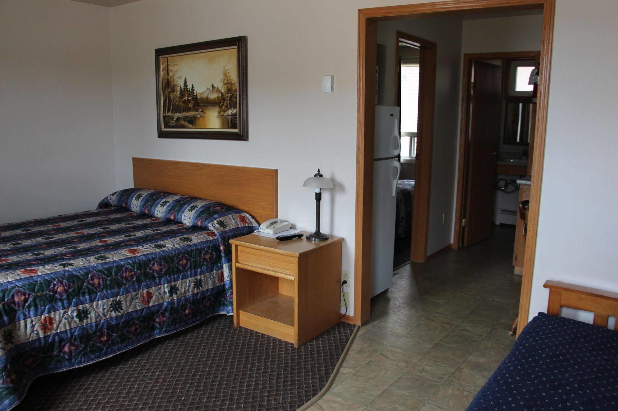Lakehead Motelサンダーベイ エクステリア 写真